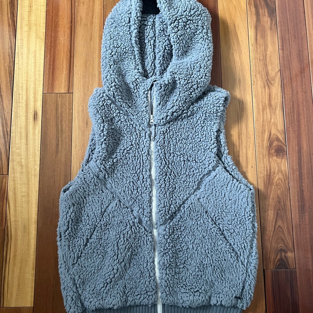 Women’s Cozy Blue/Gray Sherpa Vest